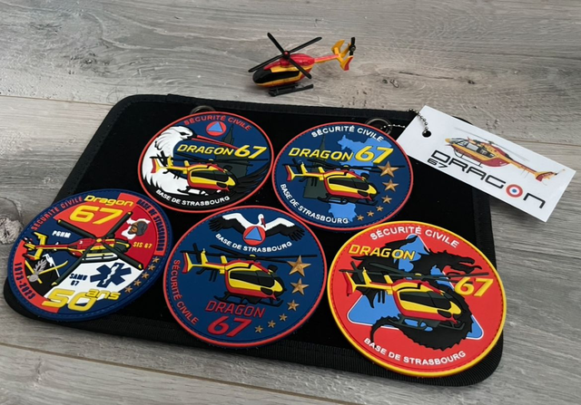 2 - Série limitée de 5 Badges "Collector" DRAGON 67, en PVC