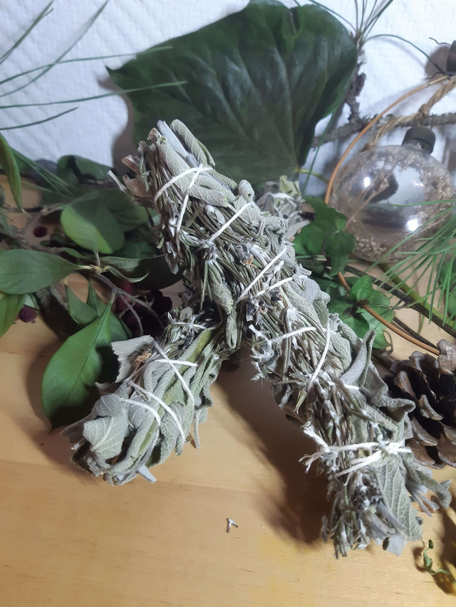 Bâton de fumigation Sauge Officinale & Romarin — Protection & Clarté