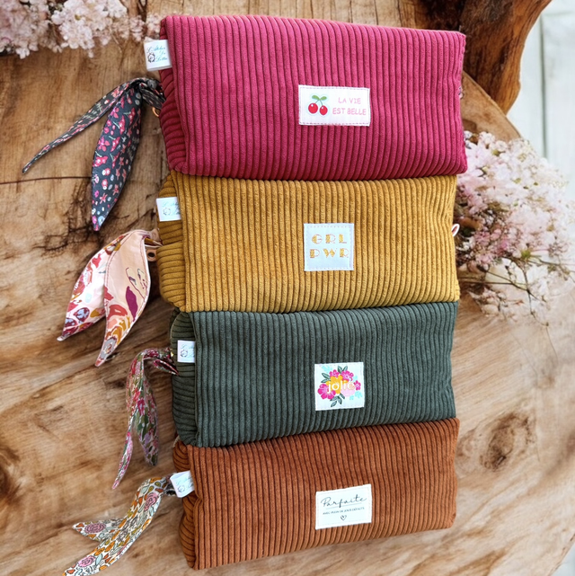 Jolies Trousses Velours 