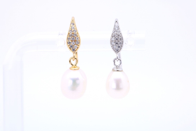 Elegante Ohrhänger aus rhodiniertem oder vergoldetem Silber – Föhre