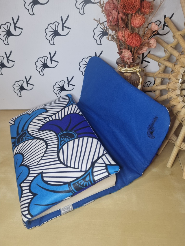 Couvre-livre universel format 21x15cm tissus Wax / coton uni