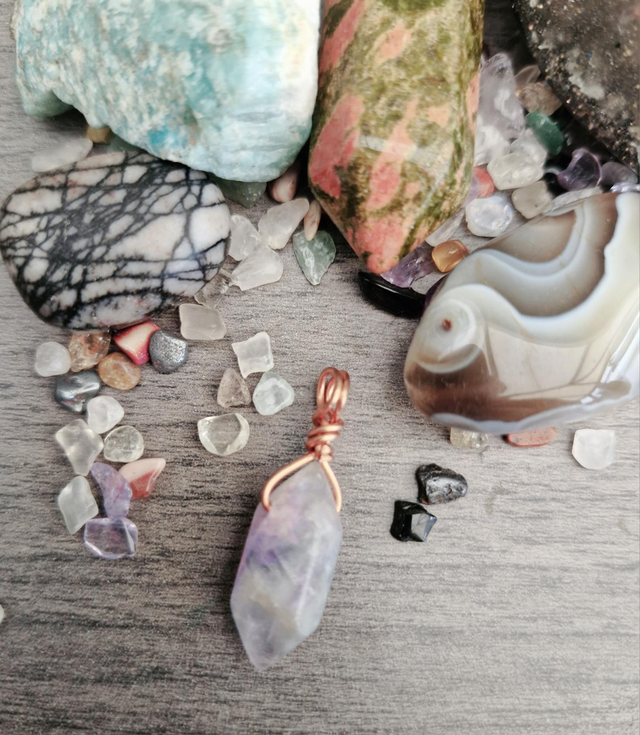 Fluorite pendant small