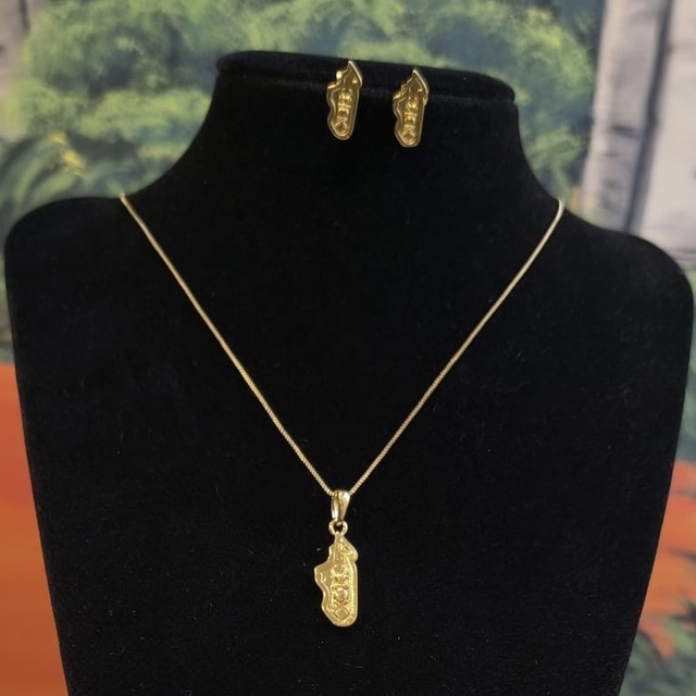 Parure carte Madagascar aloalo