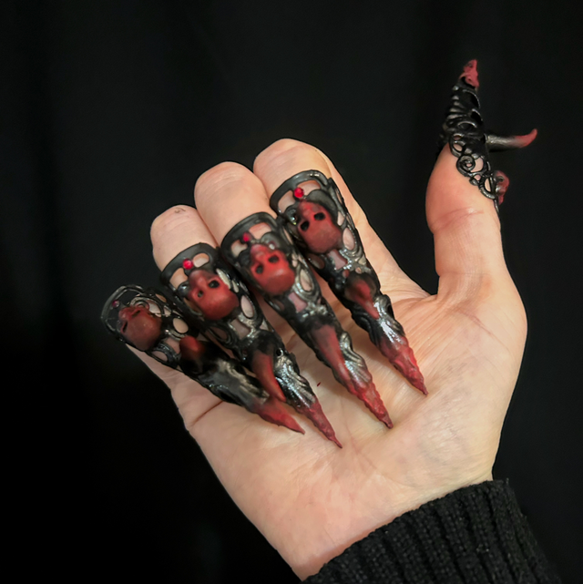 Invoke nail claws