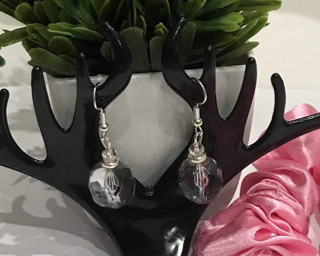 White Dangling Earrings- WDE05