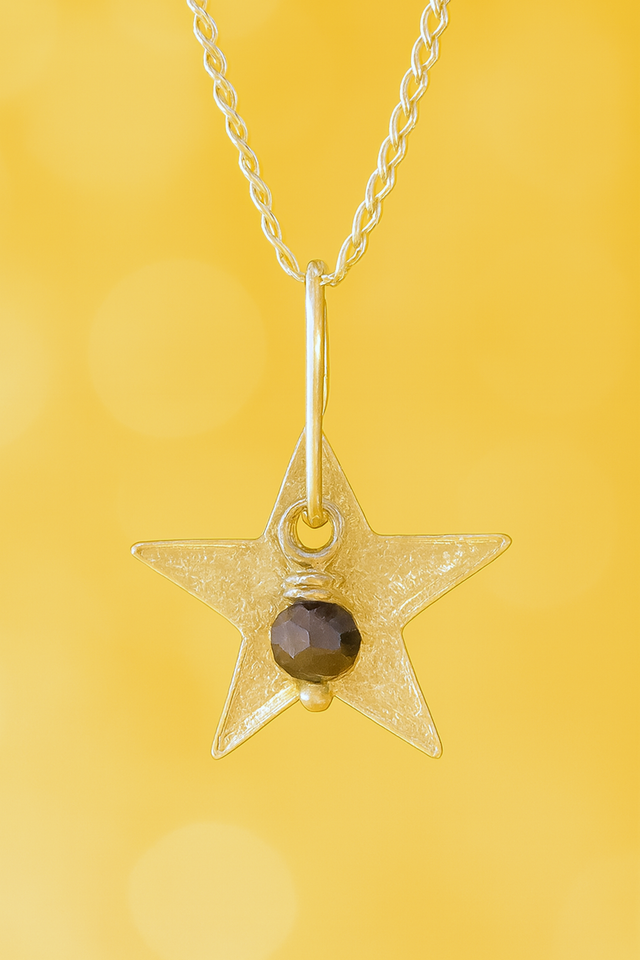Winter&#039;s Wish: Silver Star Pendant