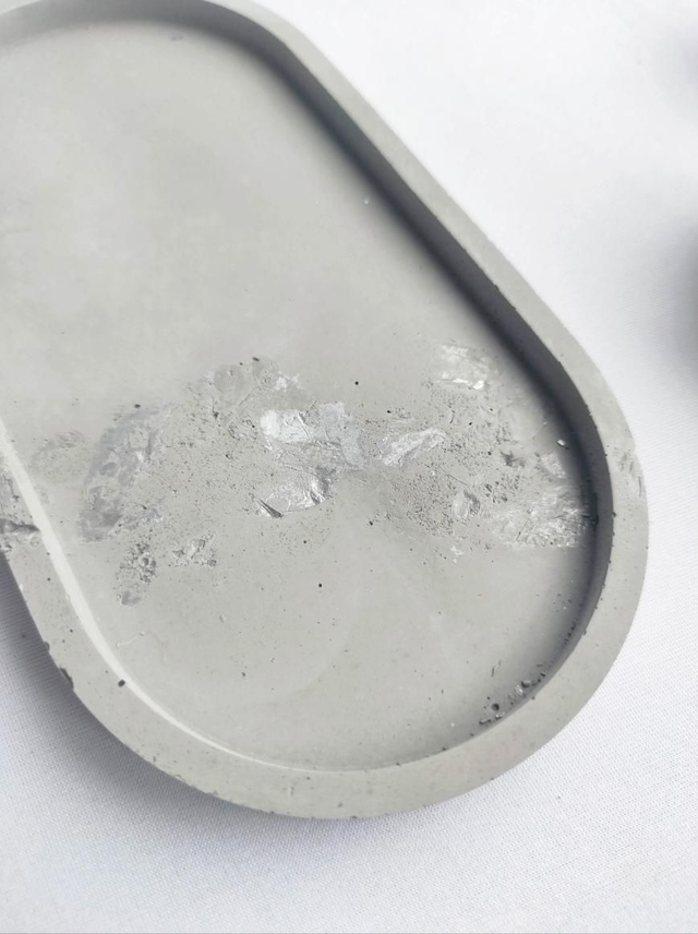 Plateau béton - incrustation argent