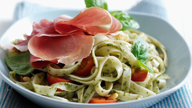 Pates au Pesto