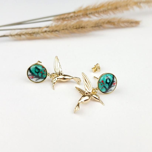 Puces d'oreilles "Colibri" en émail et Plaqué Or 