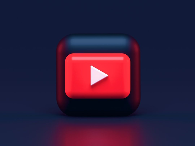 YouTube Premium (1 year)