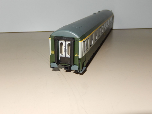 voiture UIC R37 42011 H0