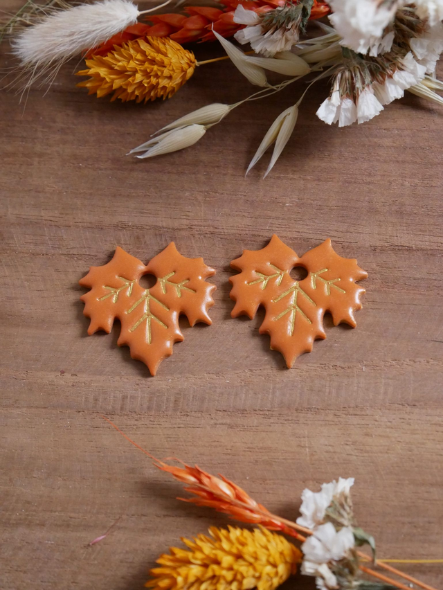 Feuilles d'érable citrouille grandes