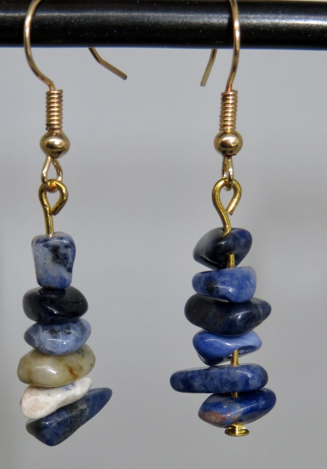 Boucle d'oreille pendante en Sodalite