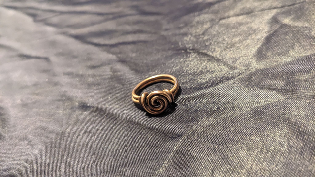 Bronze spiral ring
