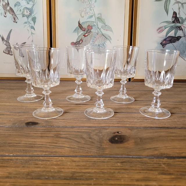 X Verres à vin en cristal d&#039;Arques modèle Louvre 