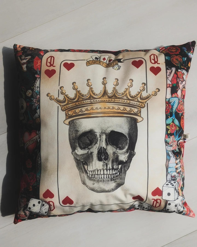 Coussins reine de coeur 