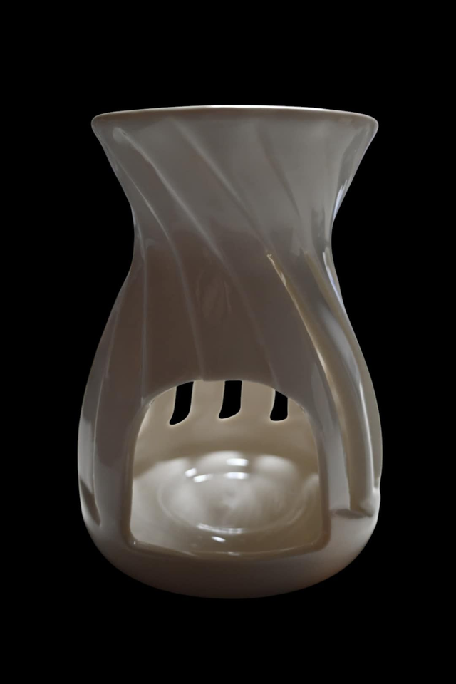 Brûle-Parfum Torsade – "Élégance en Spirale"