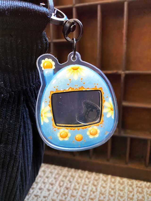 Tama Daisy Acrylic Shaker Keychain