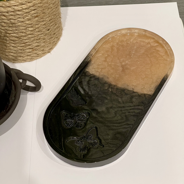 Plateau long papillons couleurs champagne et marron cuivré 