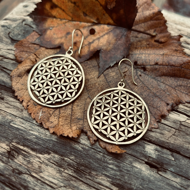 BOUCLES D’OREILLES DORÉES TOMBANTES FLEUR DE VIE