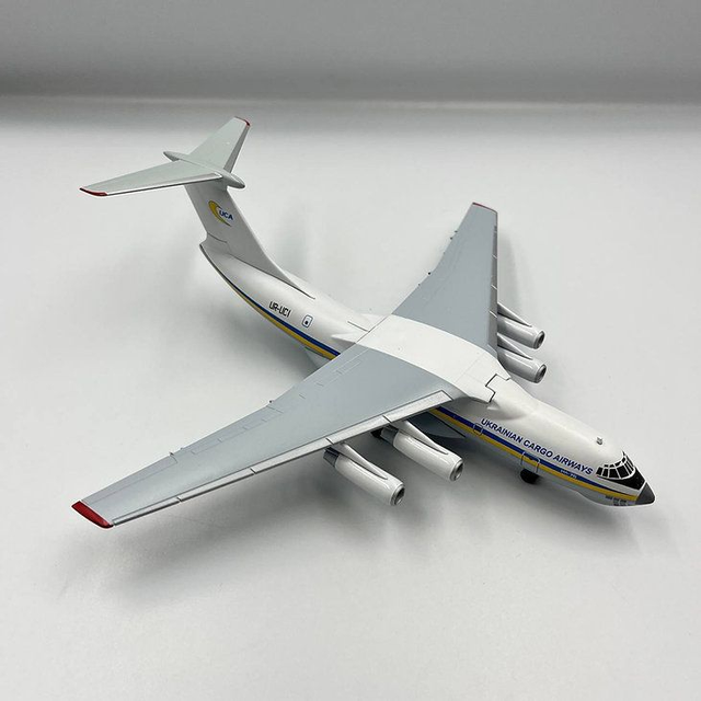 1/200 Iljuschin Il-76 Ukraine Cargo Airways UR-UCI