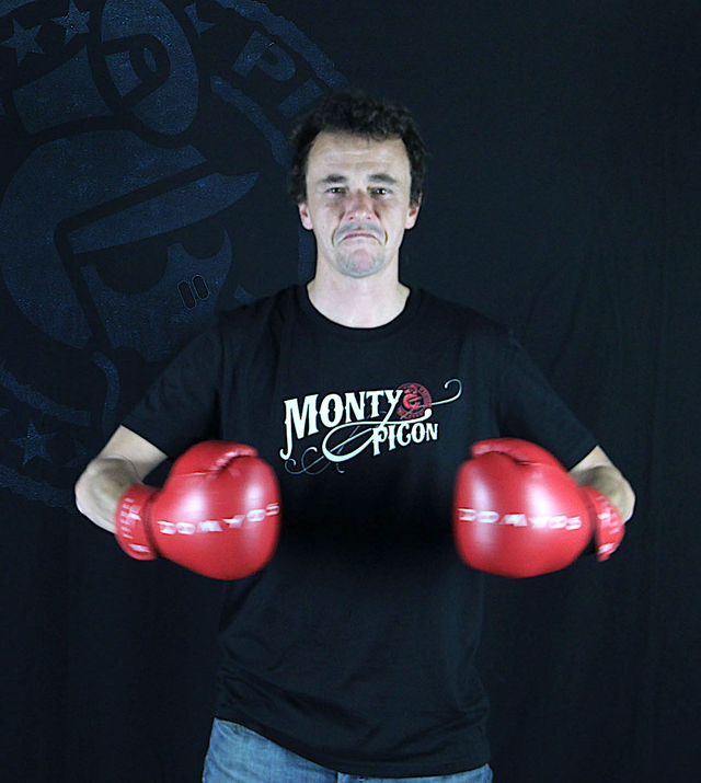 T-shirt noir en coton bio // Typo Monty Picon