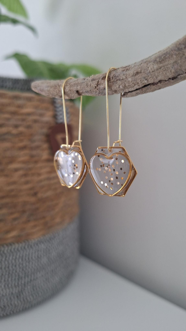 Boucles oreilles hexagonales et cœurs et paillettes 