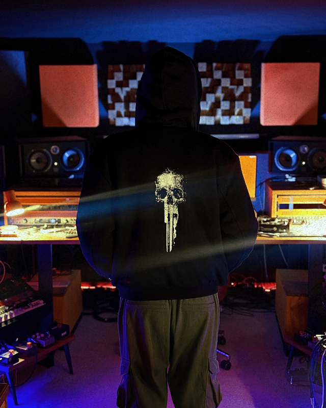 Hoodie zippé, couleur noir, motif "DEATH KEY" 