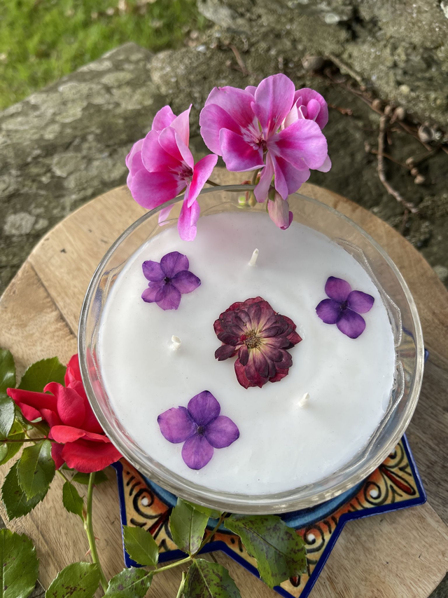 Vintage  Violette Rose