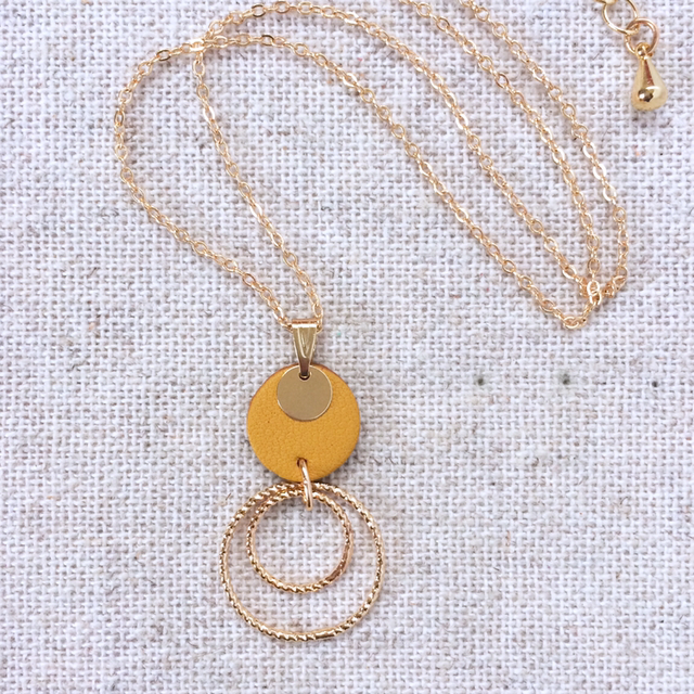 Collier « Ukulele » doré, cuir jaune moutarde