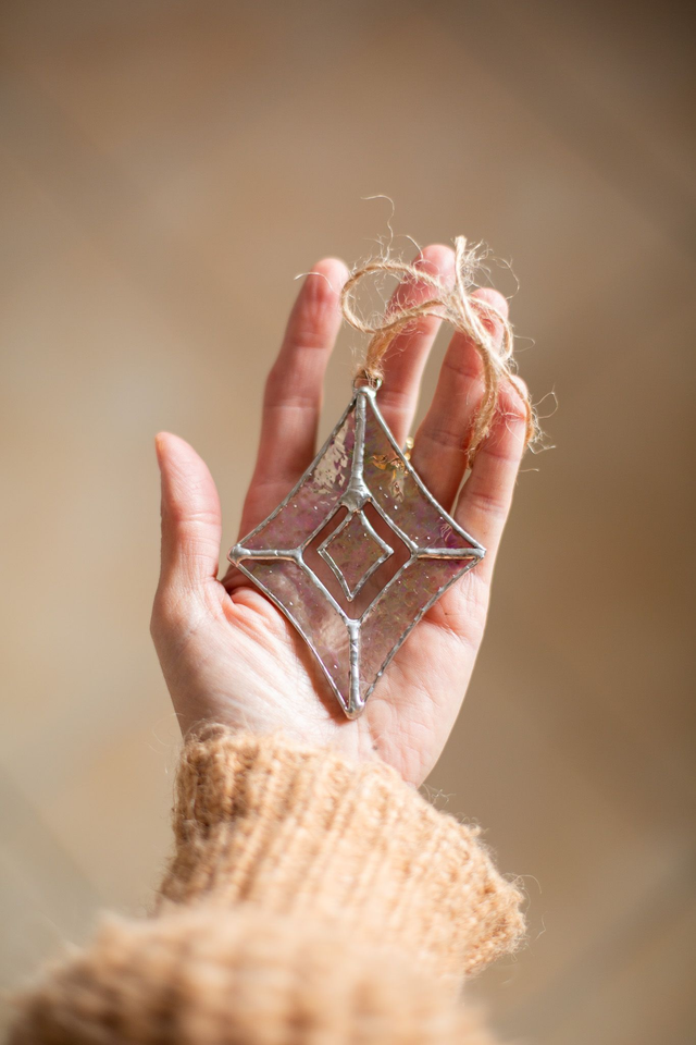 Étoile en verre irisé à suspendre