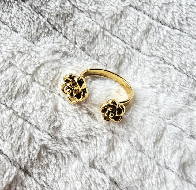 Bague "Alba" réglable à l'avant en acier doré