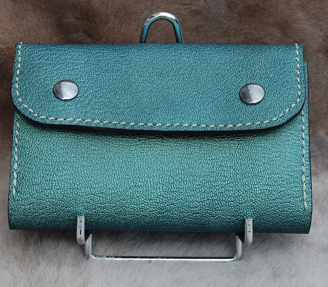 Portefeuille femme style compagnon en cuir de chèvre fantaisie 