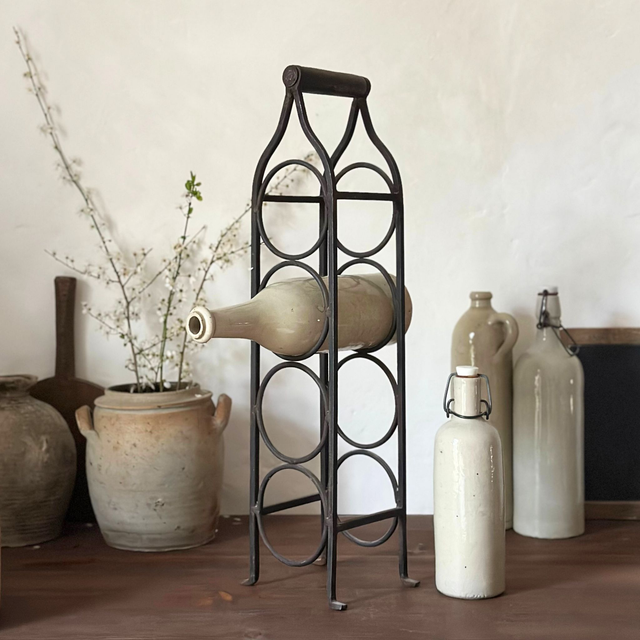 le range bouteilles en fonte