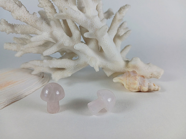 Champignon sculpté : quartz rose