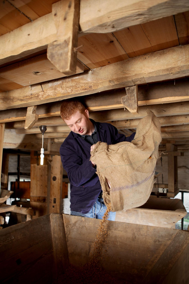 MILLING DEMONSTRATIONS