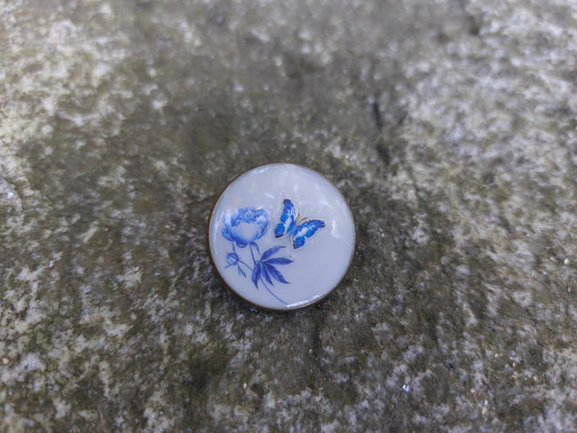 Broche papillon bleu