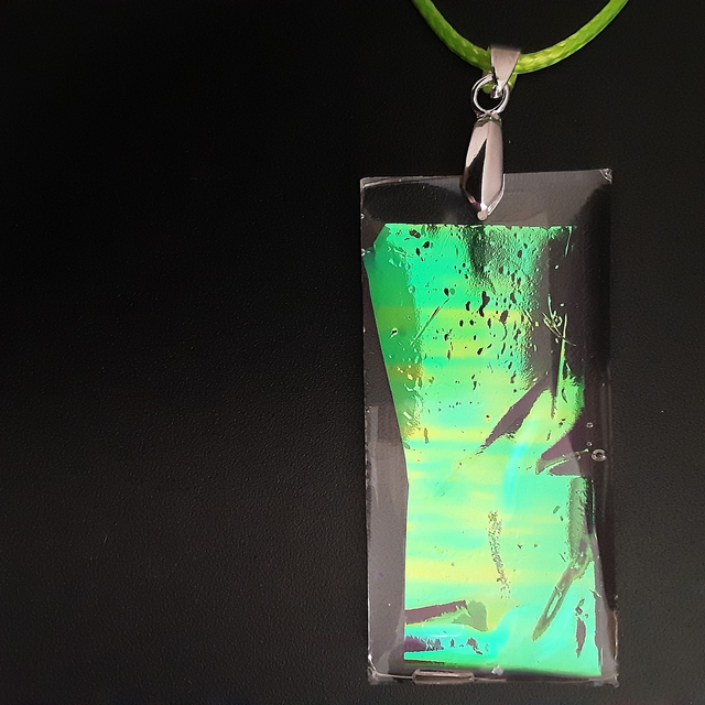 Pendentif grand rectangle collection hologramme