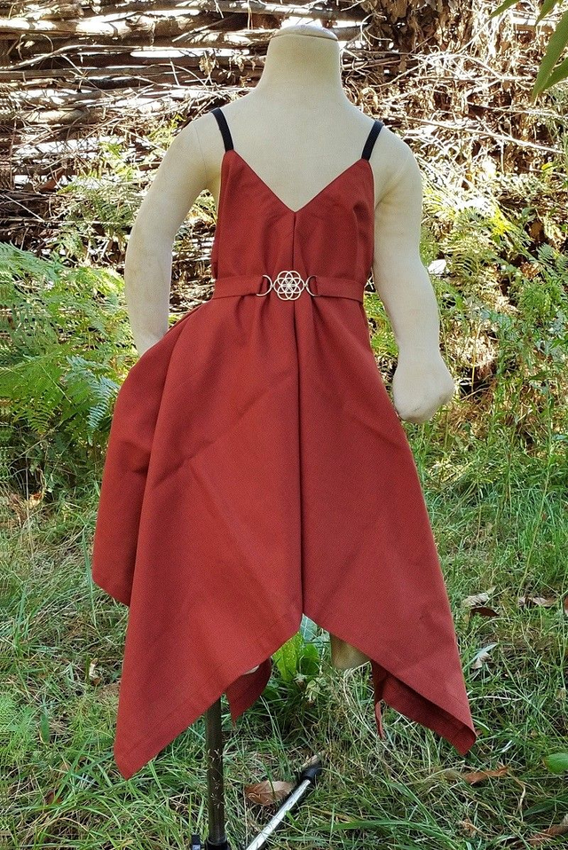 Robe asymétrique &amp; ceinture réglable enfant