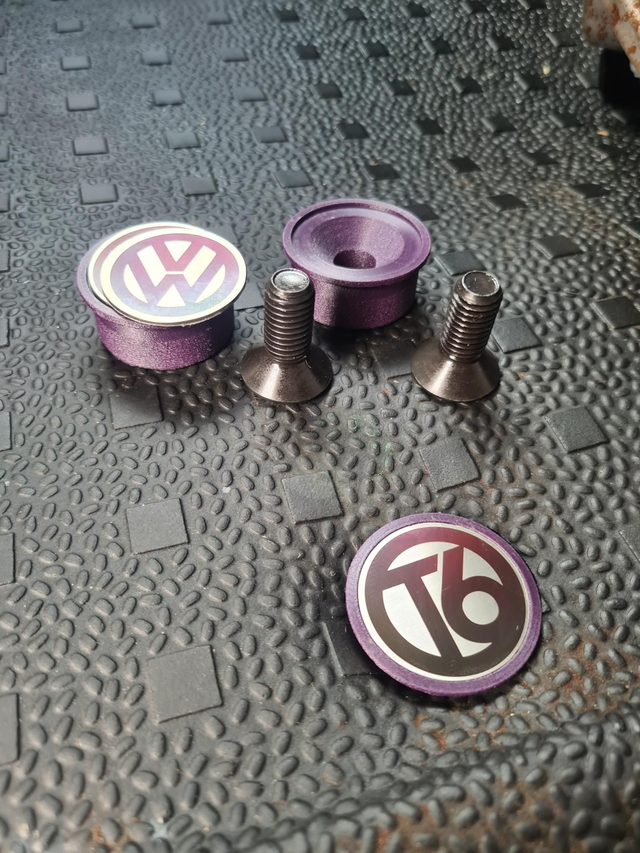 VW T5 / T5.1 / T6 / T6.1 Floor Mat Bung / Plug Blank. Captain Single From Twin Bench Seat. Lasered Logo PAIR