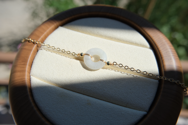 Bracelet cercle de jade blanc 