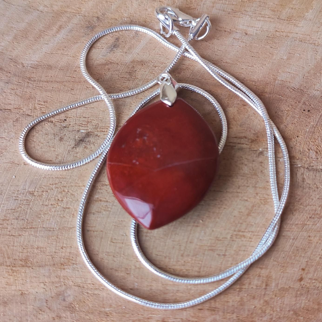 Pendentif "Séléné" Jaspe rouge AA