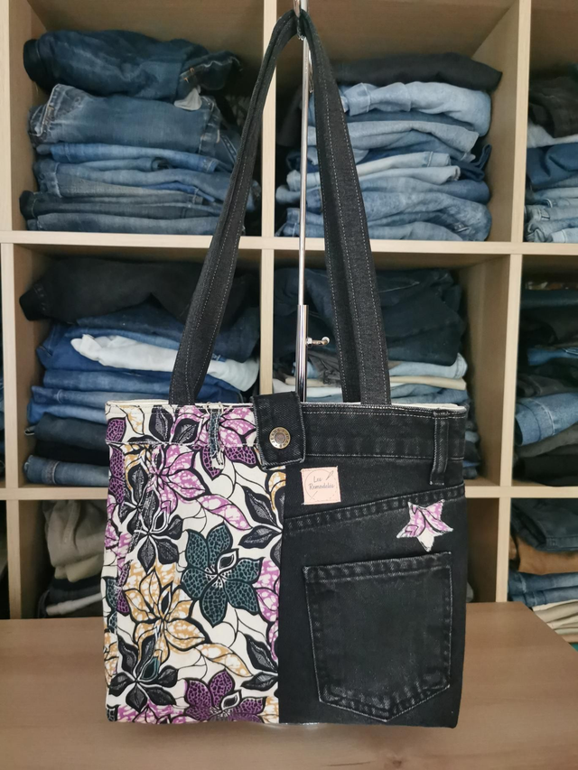 Sac en jeans recyclés #239 - fleuri et noir