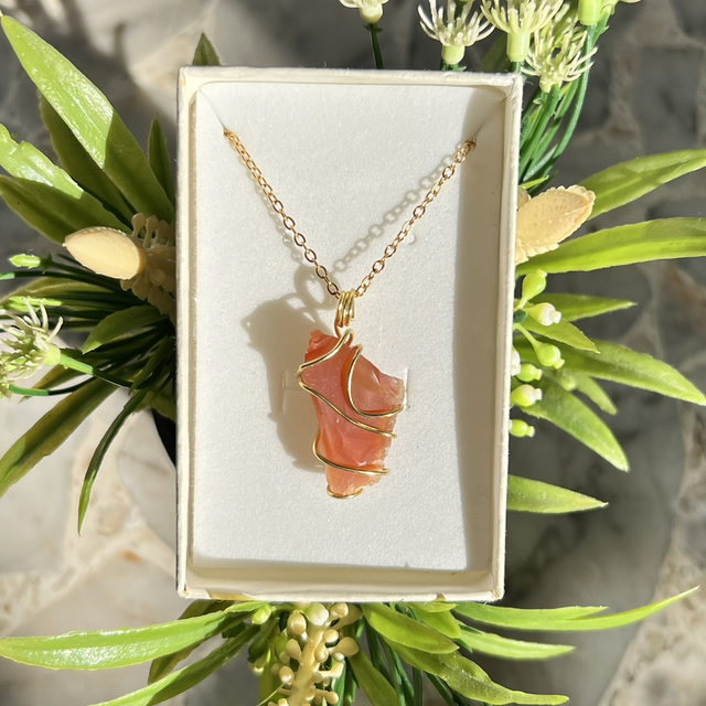 COLLANA CON PENDENTE : corniola grezza , prov: Uruguay 🇺🇾 , acciaio inox 