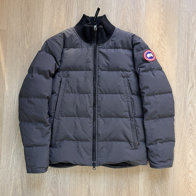 Canada goose size L preowned 