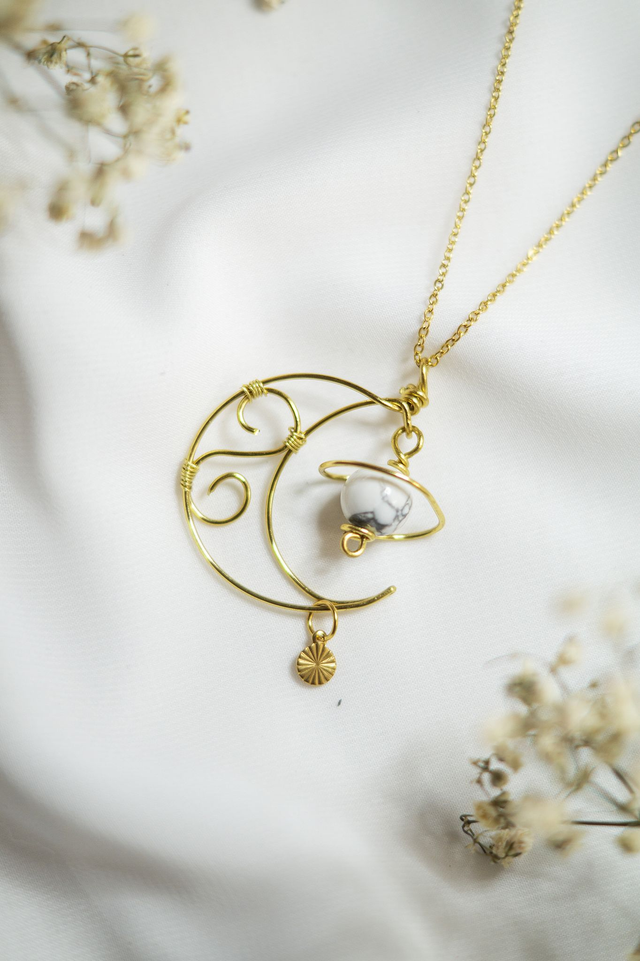 Collier Moon • en pierres naturelles | version planète avec pierre et sequin