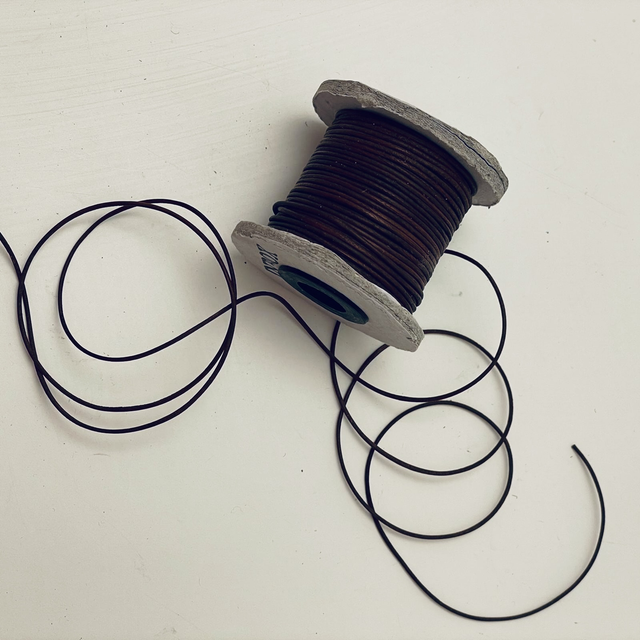 Lederschnur dunkelbraun 1mm/25m