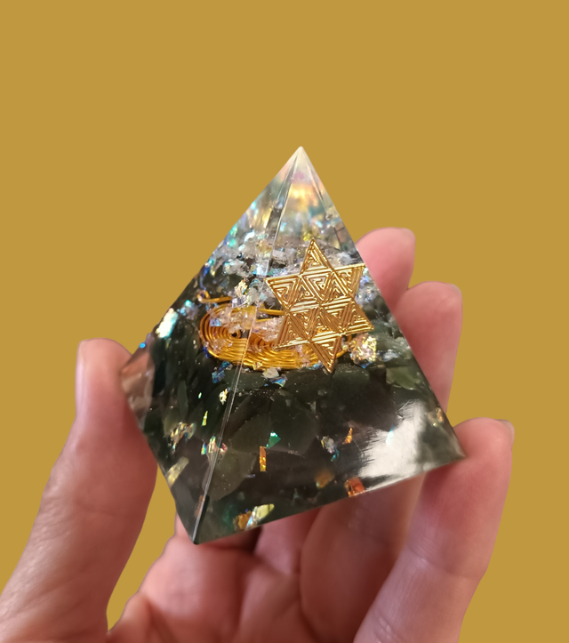 ORGONITE PYRAMIDE 5 cm
