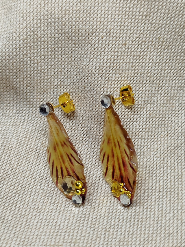 Boucles d'oreilles Théa en fleurs résinées coloris ocre