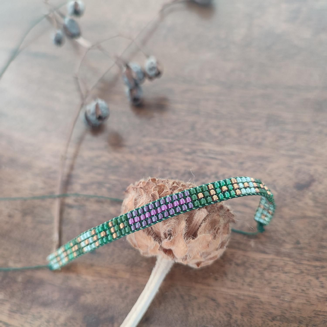 Bracelet carreaux vert et prune tissé main en perles de verre miyuki réglable et résistant, pièce unique 